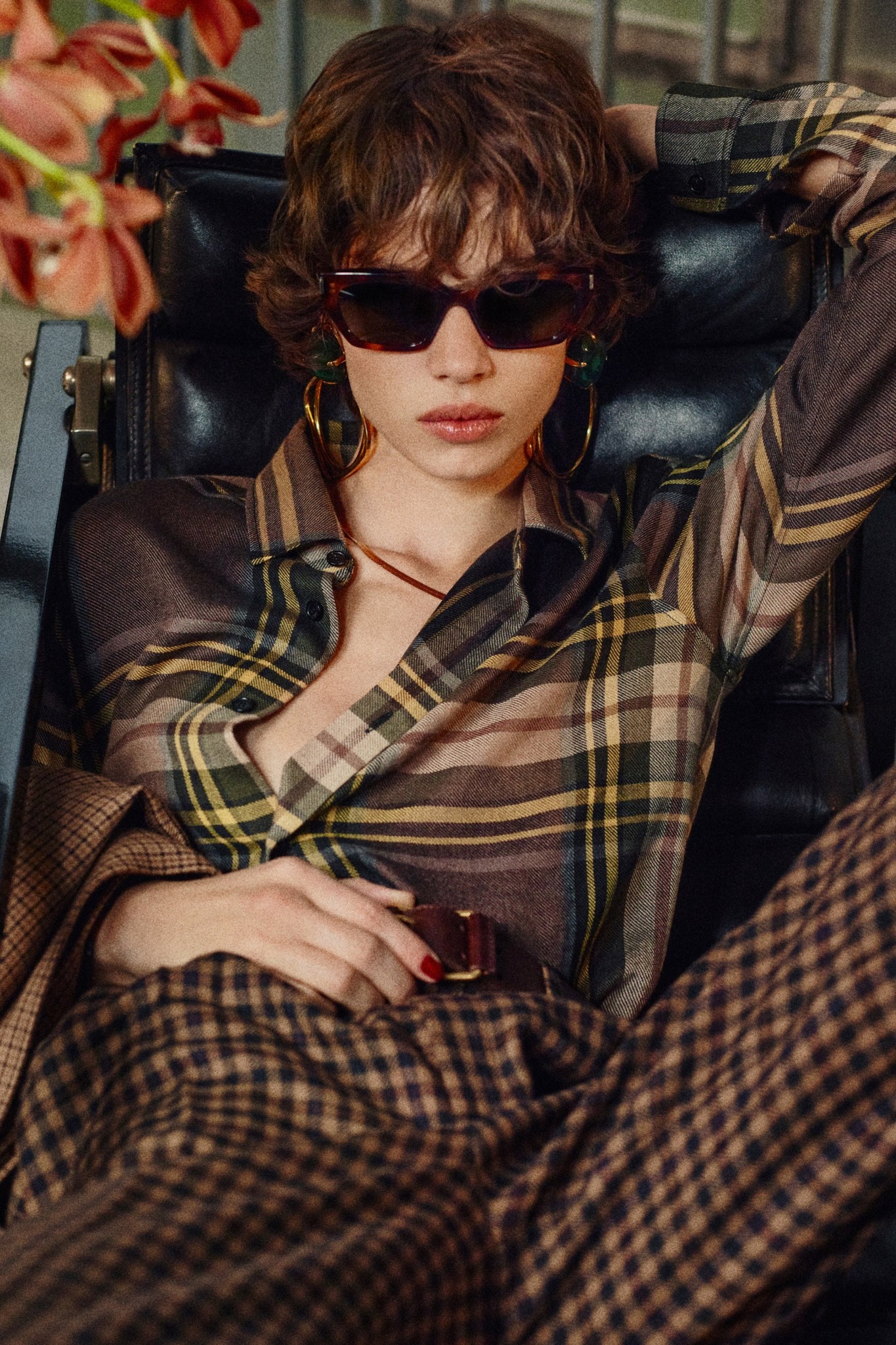 მატილდა გვარლიანი Saint Laurent-ის Pre-Fall 2025 კამპანიაში — ქართული მოდელი პარიზული მოდის ცენტრში!